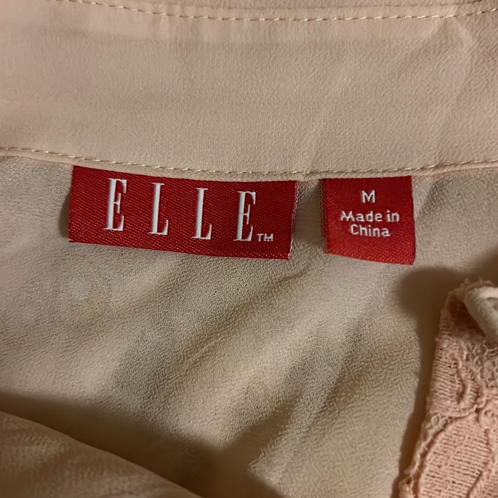 ๐2/$15, 3/$18, 4/$20๐ ELLE blouse - Picture 3 of 3